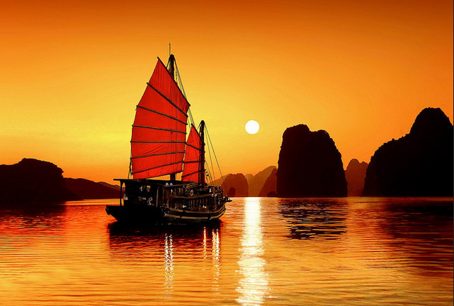 Du Lịch Hạ Long – Ngủ Đêm Trên Tàu 3* – 2 Ngày 1 Đêm